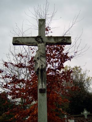 Het vorige centrale kruisbeeld op ons Kerkhof Op de Berg